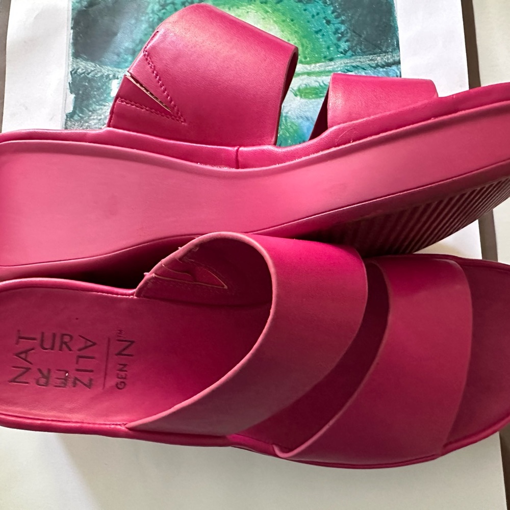 By Naturalizer, fun dark pink wedge slides in size 9.5 women’s - Picture 3 of 6